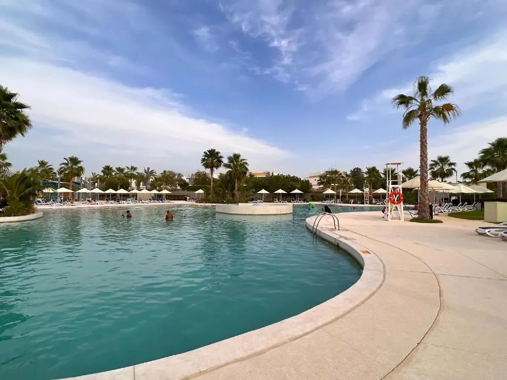 Keysplease 4Br, Nanny Room, Bbq, Garden, Malibu Beach Access, Damac Hills Dubai Villa